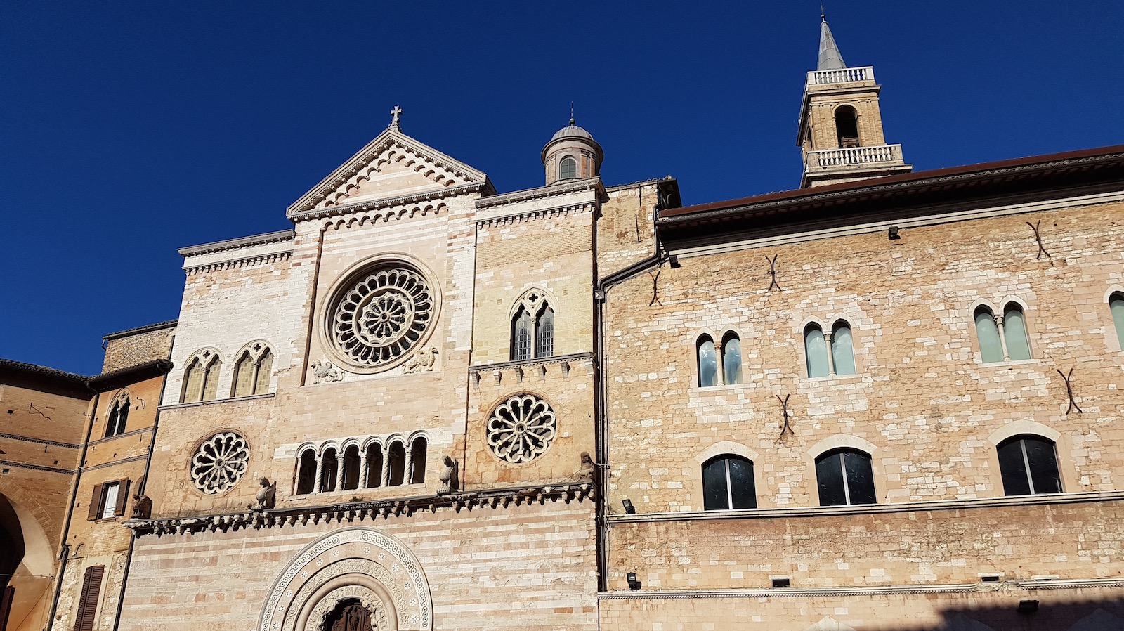 Foligno chiesa piazza della repubblica1